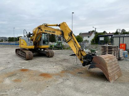 New Holland E200 – Beltegraver < 40 tonn